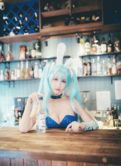 情欲电车蓝衣女_超清在线观看高清